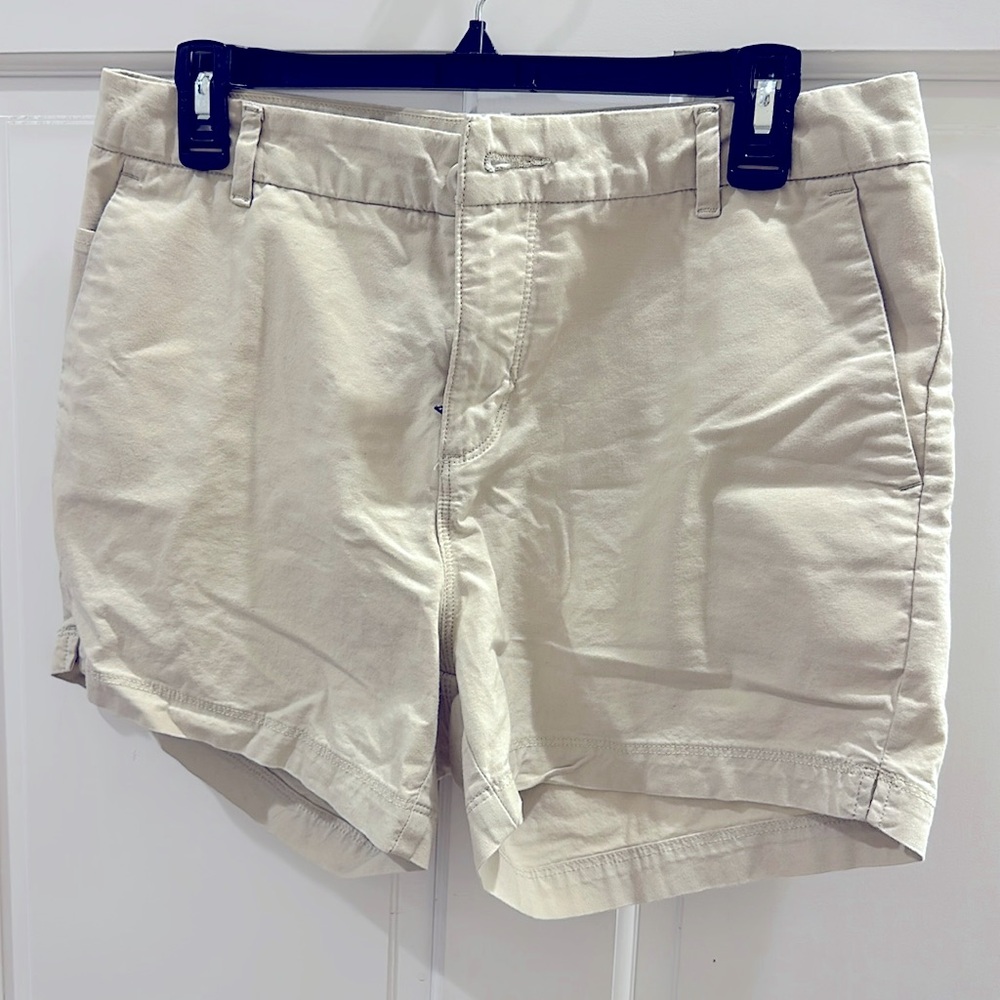 Patagonia Women’s size 10 organic cotton chino shorts, khaki GUC